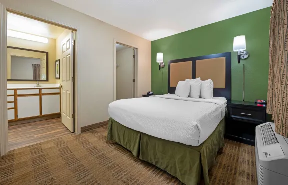 1 Bedroom Suite - 2 Queen Beds