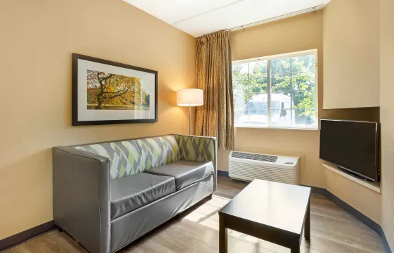 1 Bedroom Suite - 2 Queen Beds