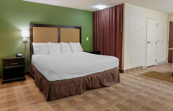 1 Bedroom Suite - 1 King Bed