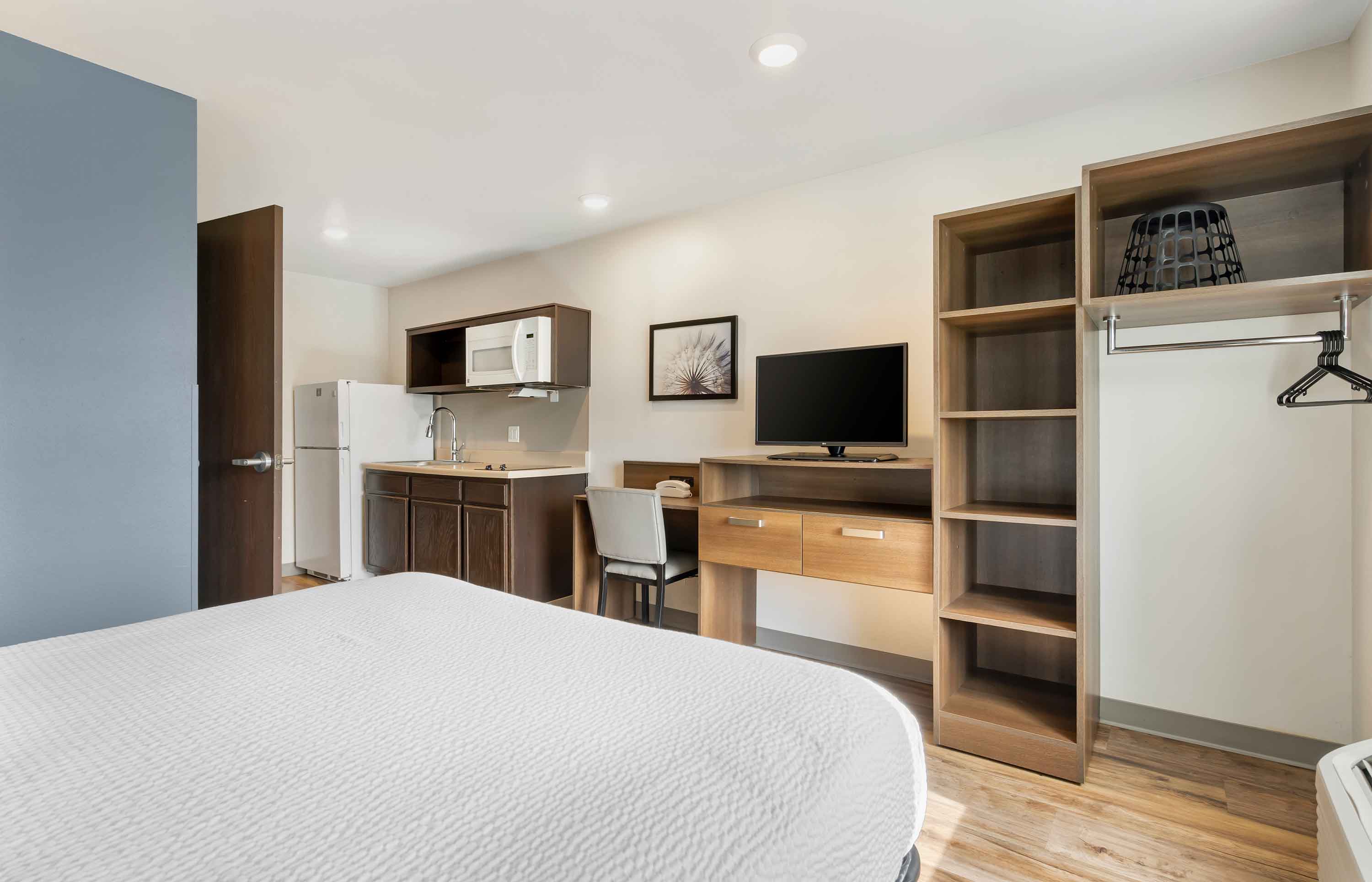Studio Suite - 1 Queen Bed