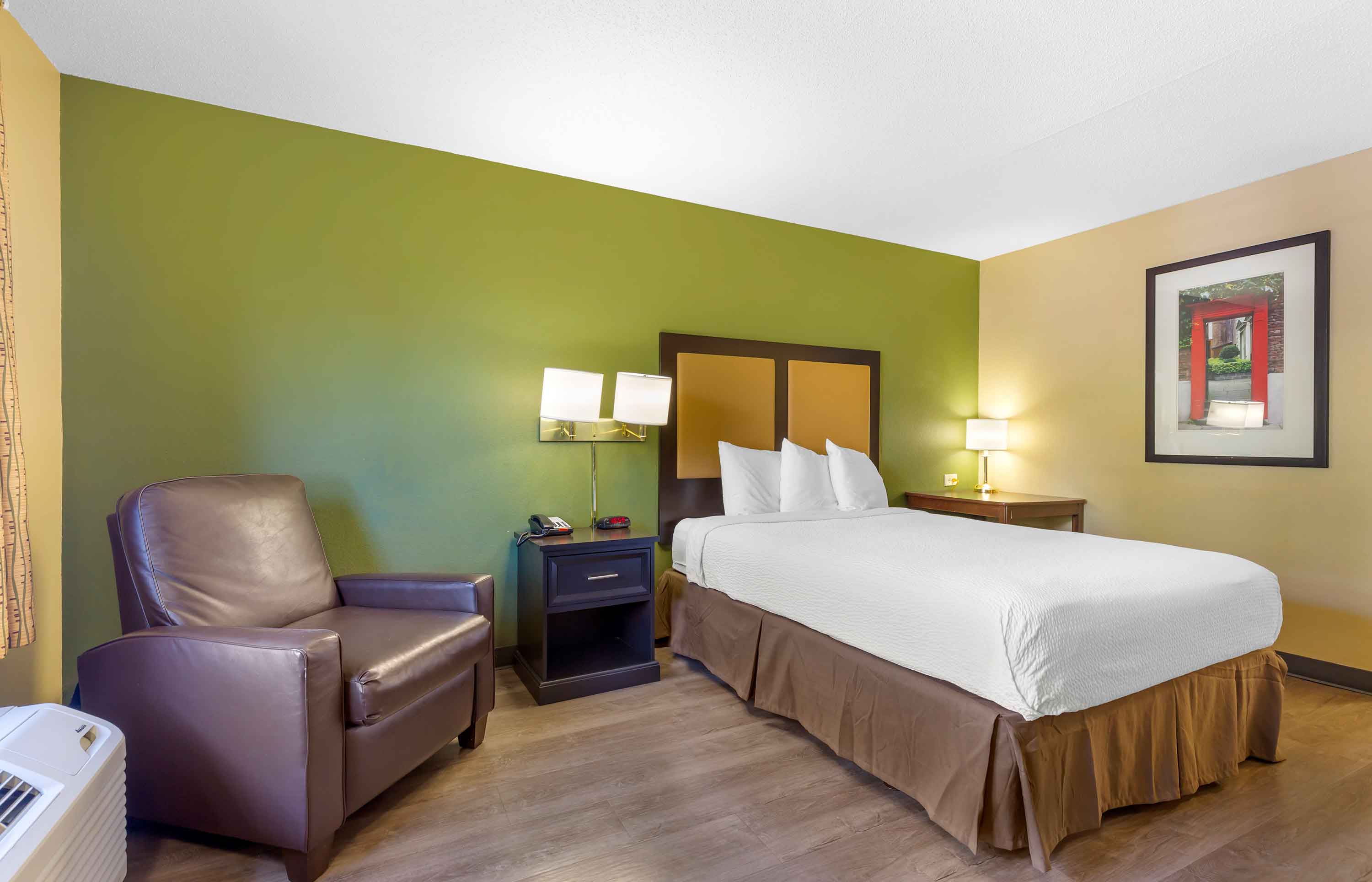 Studio Suite - 1 Queen Bed