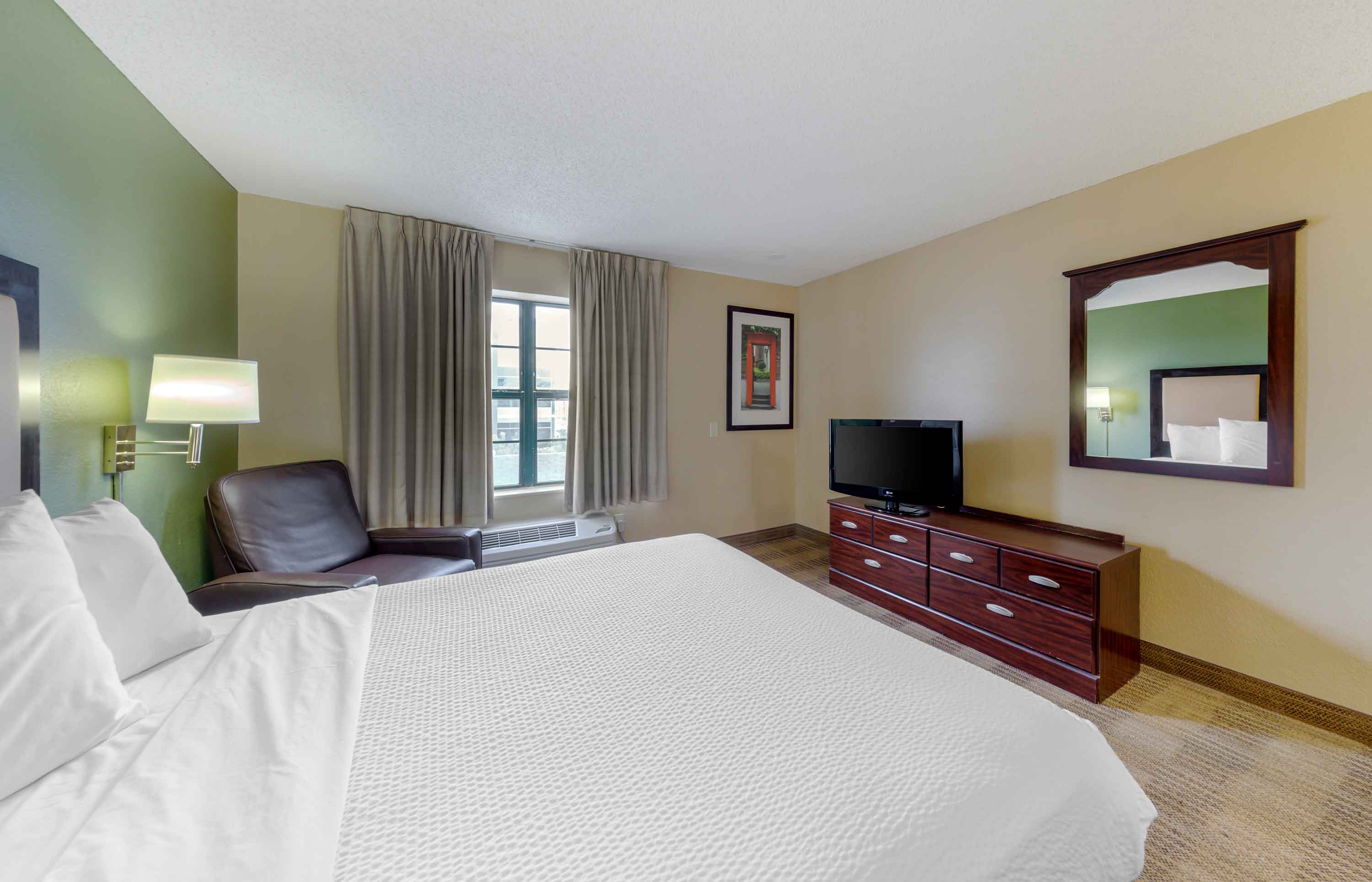 Studio Suite - 1 Queen Bed