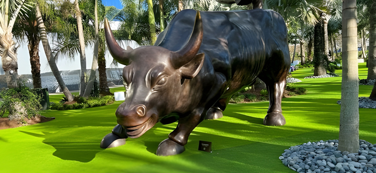 Large bull sculpture in Orlando&rsquo;s Lake Nona Sculpture Garden 