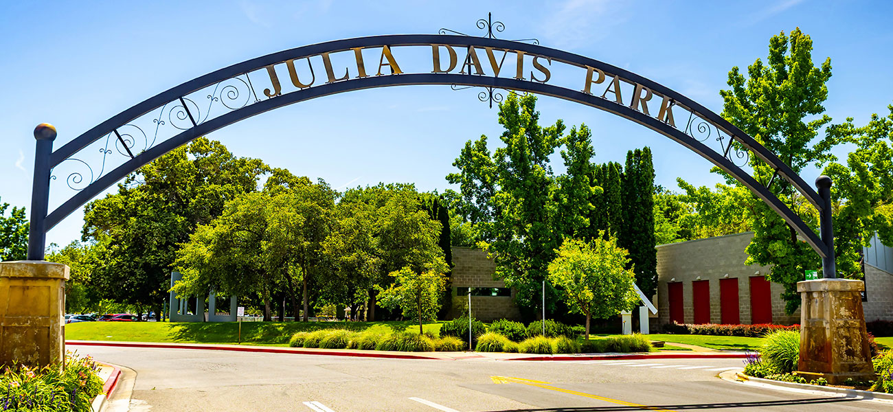 Entrance to the Julia Davis Park.