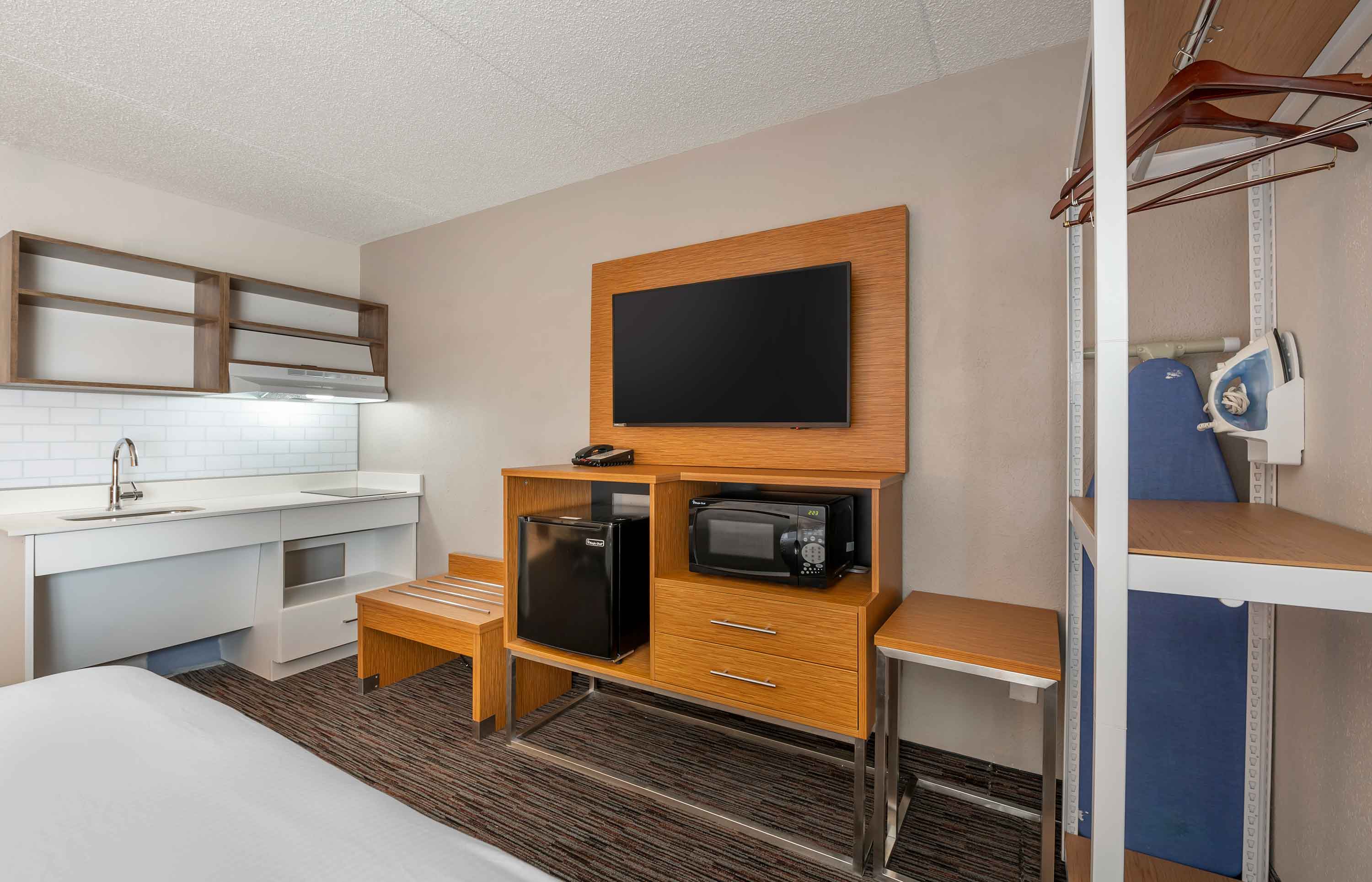 Studio Suite - 1 Queen Bed