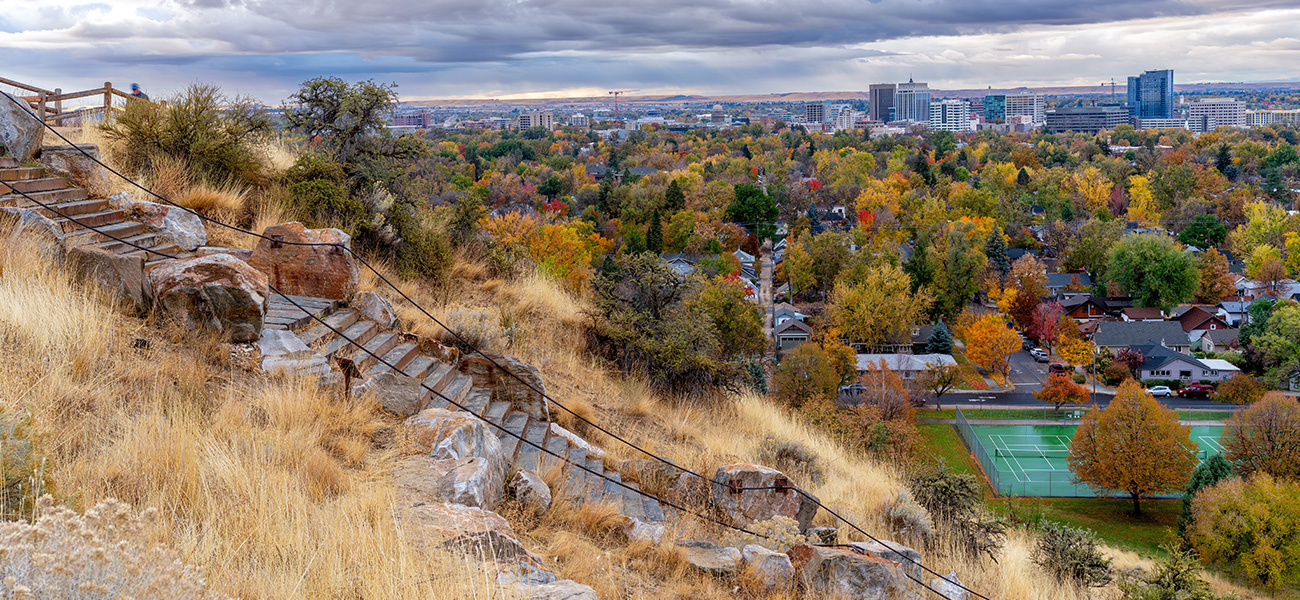 Camel&rsquo;s Back Park with tennis courts and downtown views.